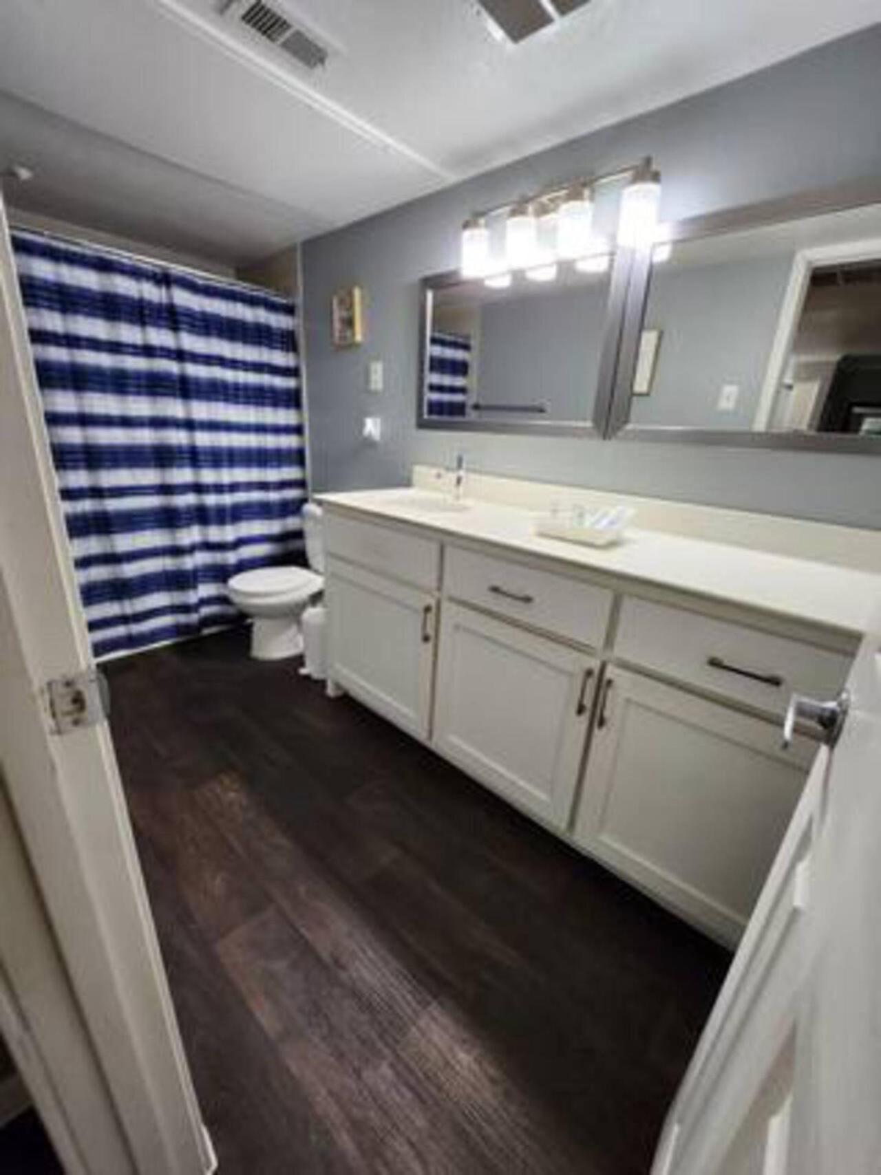 Blue Shark *B501* @ Medical Center 1Br Modern King Apartment With Private Patio Houston Ngoại thất bức ảnh